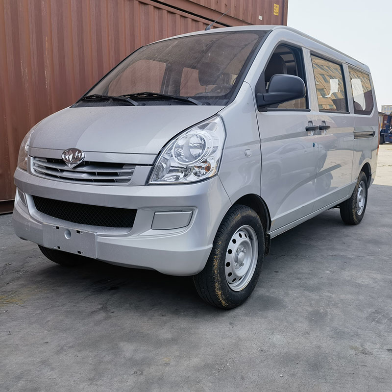 8 Sitze Minivan